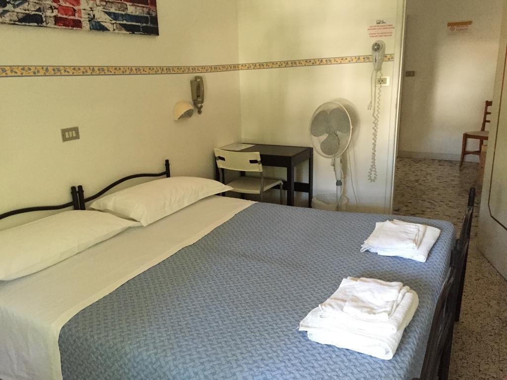 רימיני Hotel Zaghini חדר תמונה