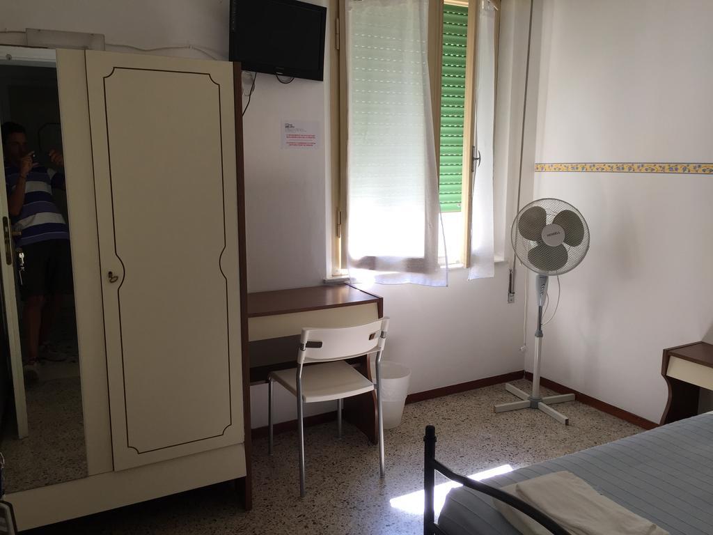 רימיני Hotel Zaghini חדר תמונה