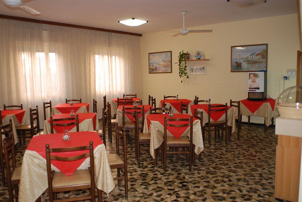 רימיני Hotel Zaghini מראה חיצוני תמונה