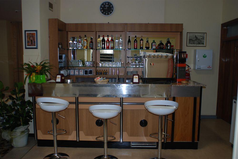 רימיני Hotel Zaghini מראה חיצוני תמונה