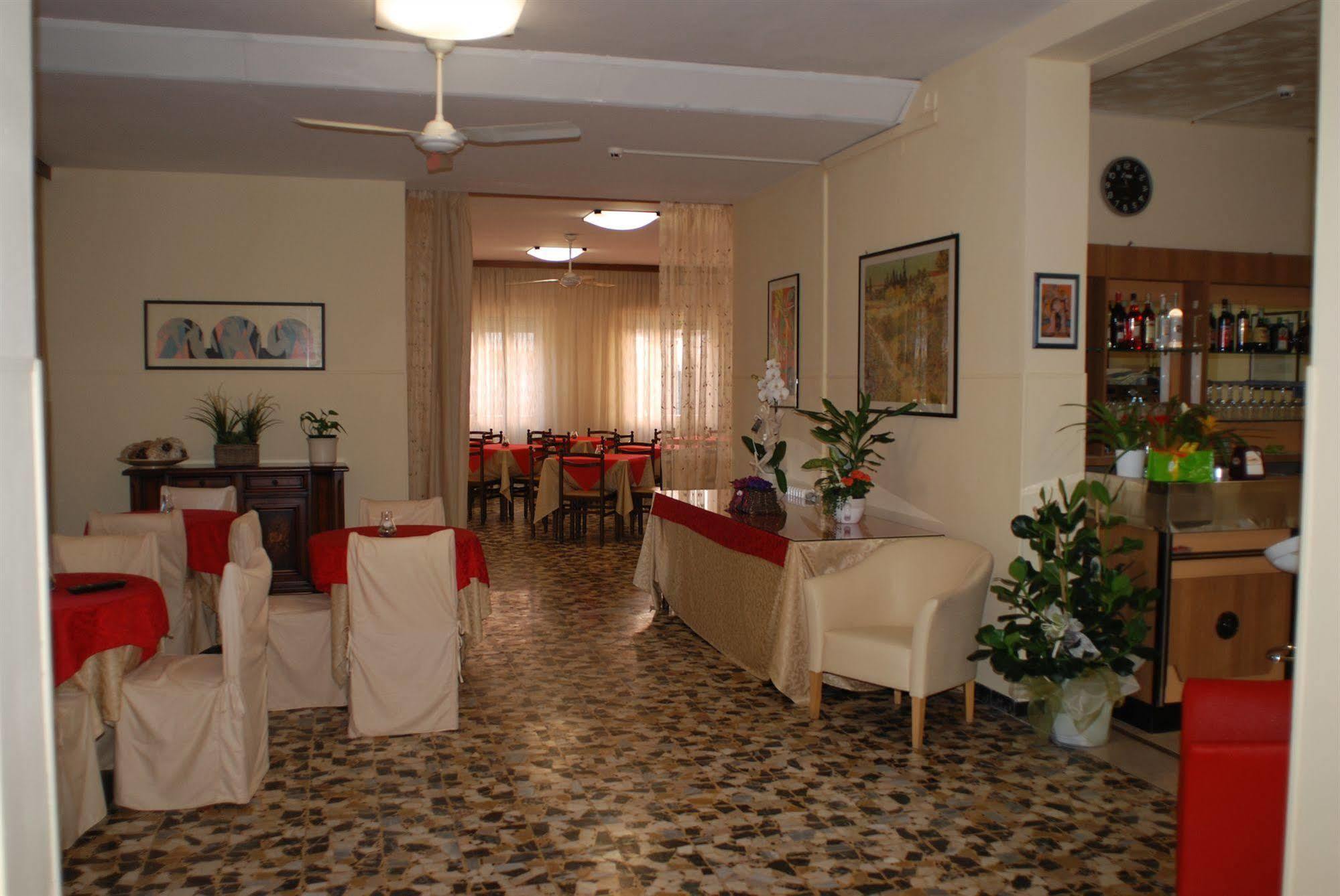 רימיני Hotel Zaghini מראה חיצוני תמונה