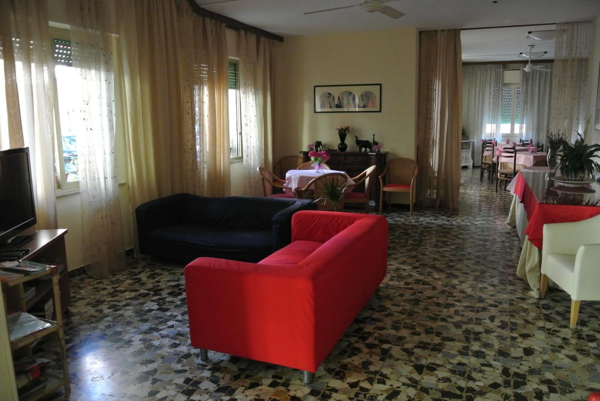 רימיני Hotel Zaghini מראה חיצוני תמונה