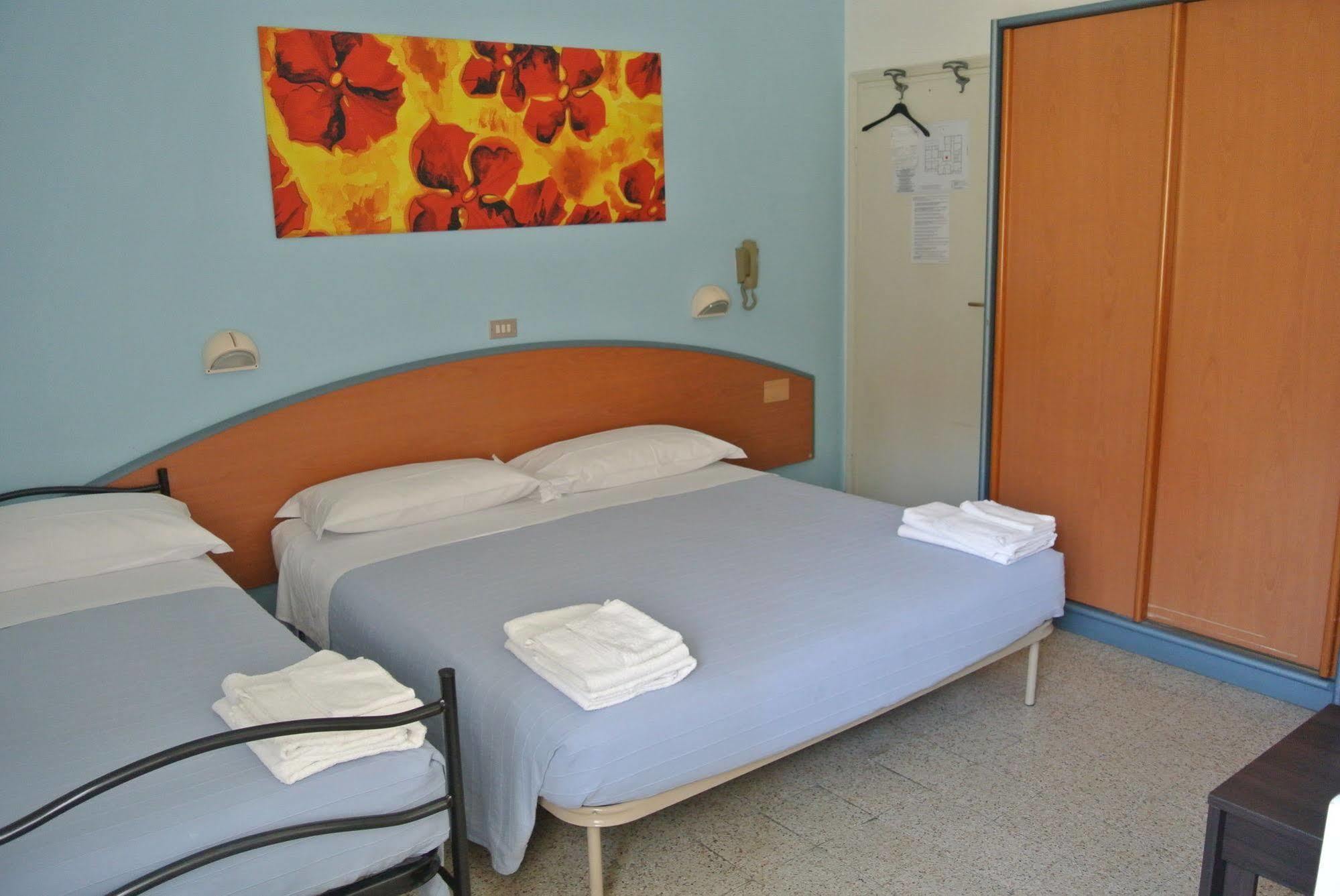 רימיני Hotel Zaghini מראה חיצוני תמונה